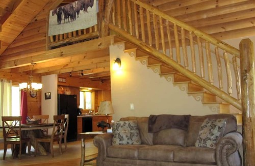 Clyde Cabin | Deluxe Log Cabin with a Hot Tub in the Smoky Mountains of North Carolina