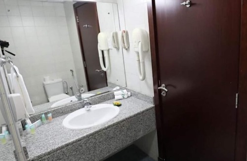 Discovery Gardens House | Deluxe One Bedroom Apartment Near Haji Saab Restaurant By Luxury Bookings