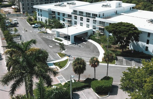 Bal Harbour Apartment | Deluxe One Bedroom apartment with two full baths*, open kitchen, living room, terrace and beach service at Bal Harbour