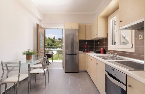 Dassia Apartment | Deluxe Pool-View Apartment - 50m from Dassia Beach