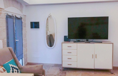 Molfetta Apartment | Deluxe Stone House