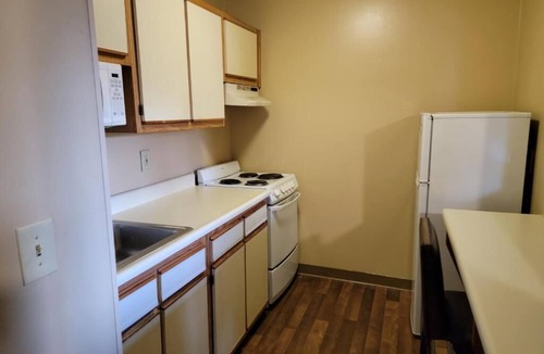 Cary Apartment | Deluxe Studio at Extended Stay Cary 3