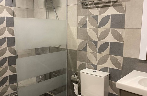 An-Nuzhah Apartment | Deluxe StudioTwin - 5 min from the airport
