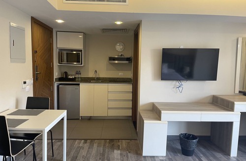 Heliopolis House | Deluxe Studio King - 5 min away from Airport