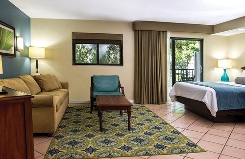 Survey Creek Condo | Deluxe Studio Golf, Beach & Boating (RPQP)