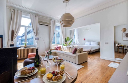 Upper Town Apartment | Deluxe Studio Mas C-22