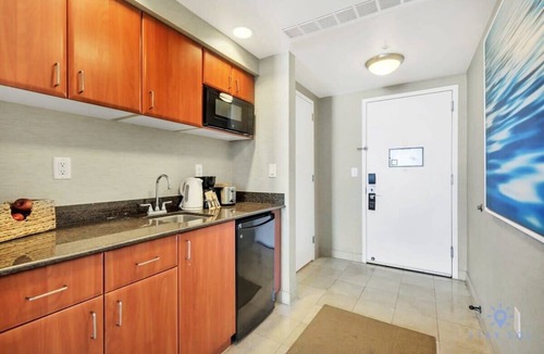 Sunny Isles Beach Apartment | Deluxe Studio Retreat, Amazing Pool