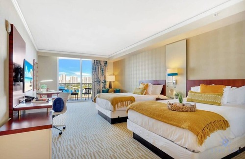 Sunny Isles Beach Apartment | Deluxe Studio Retreat, Amazing Pool