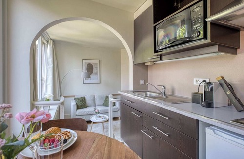 Upper Town Apartment | Deluxe Studio with Garden View Mas C-11