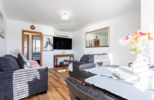 Trentham House | Deluxe Two-Bedroom Family Apartment