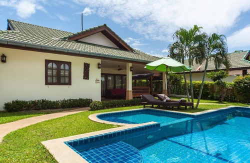 Moo 5 House | deluxe villa for 6 guests in beach resort