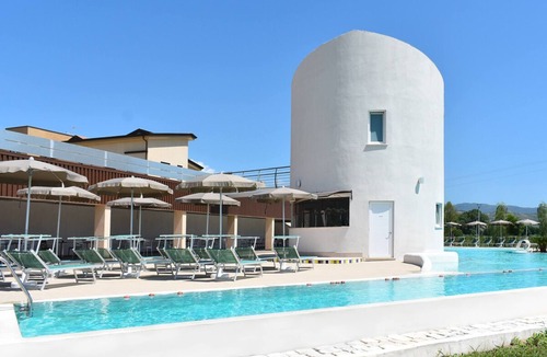 Casal Velino House | Deluxe villa in Cilento, garden, family pool, padel and pickleball