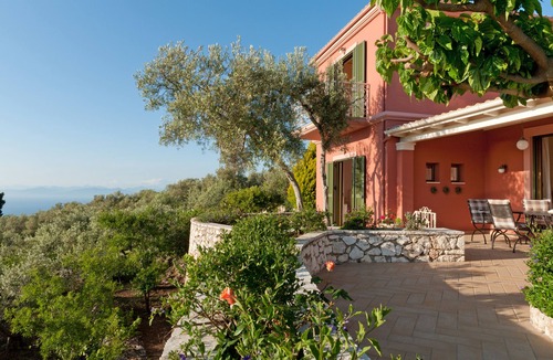 Tsoukaladhes Villa | Deluxe Villa With Private Pool - with Panoramic View, Art Blue Villas