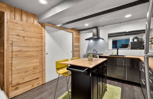 Roxhill Apartment | Deluxe West Seattle Apartment | Sleeps 6 | MAJOR INTERNATIONAL SPORTING EVENT