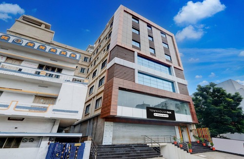 Warangal House | Deluxe With Twin Bed Vishnu Grand Premium Rooms