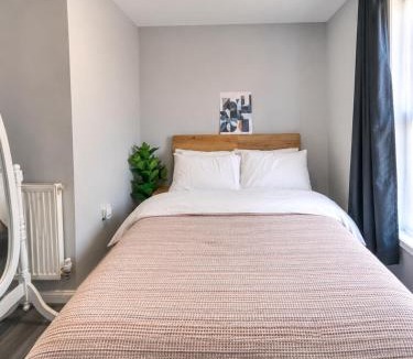 Dunstable House | Delwin Place