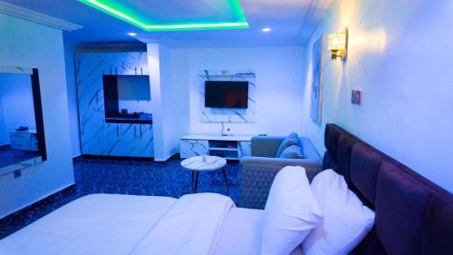 Kwara Hotel | DeMayafolo