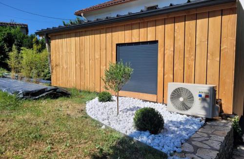 Cahors Apartment | Demeure Cosy & Table d'Hôtes à Cahors - Chambre d'hôte climatisée- Studio La Pause Cadurcienne