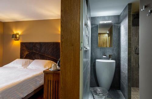 Marcoles Hotel | Demeures & Châteaux Auberge de la Tour - Hôtel & Restaurants - Marcolès Auvergne