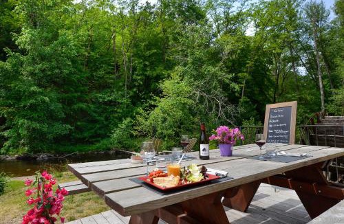 Pontaubert Hotel | Demeures et Châteaux Moulin des Templiers Hôtel & SPA