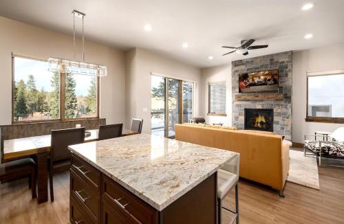Frisco House | Deming Crossing Duplex: Downtown Frisco Chic