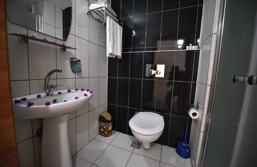Kadriye Hotel | Demirci Hotel