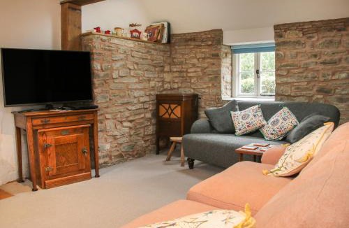 Aymestrey House | Denbigh Hall