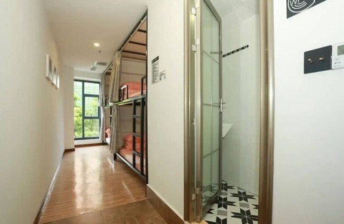 Central Business District Hostel | Dengba International Youth Hostel - Shenzhen Futian Convention and Exhibition Center Branch