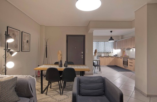 Peiraiki Apartment | Denimou Home Luxurious 2BR Fully Equipped, Balcony