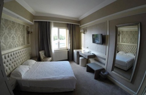 Rasimpasa Hotel | Deniz Otel