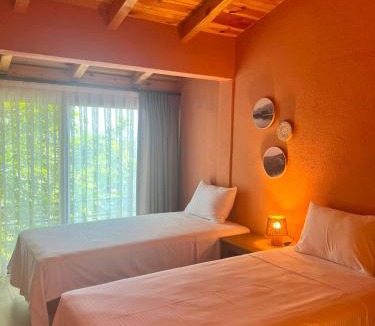 Marmara Hotel | Denizevi Karvunyi