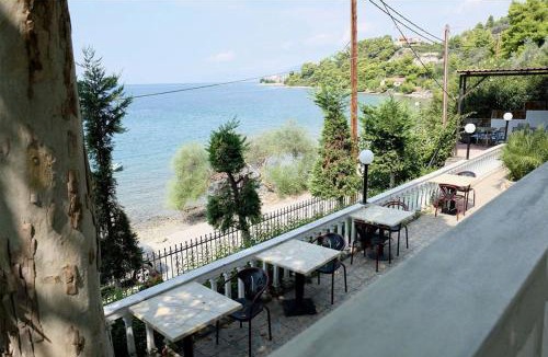 Agios Mamas Apartment | Dennis House