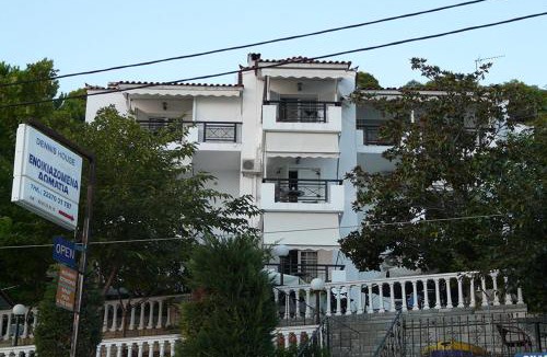 Agios Mamas Apartment | Dennis House