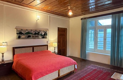 Khajjiar Hotel | Deodar Manor - A Luxury Stay in Khajjiar