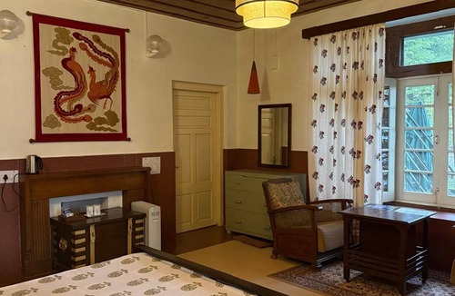 Khajjiar Hotel | Deodar Manor - A Luxury Stay in Khajjiar