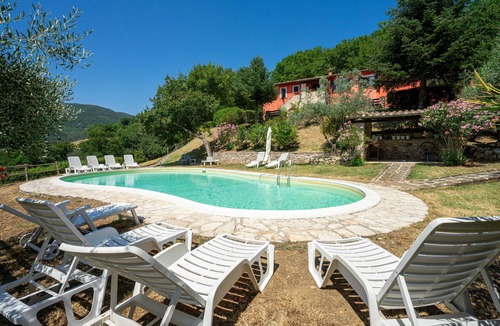 Sant'Anatolia di Narco Apartment | 'Dependance Del Casale Rosso' with Pool, Private Garden and Wi-Fi
