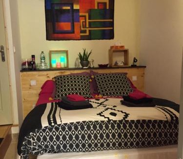 Le Thor House | DEPENDANCE PRIVEE - HALTE ROUTE