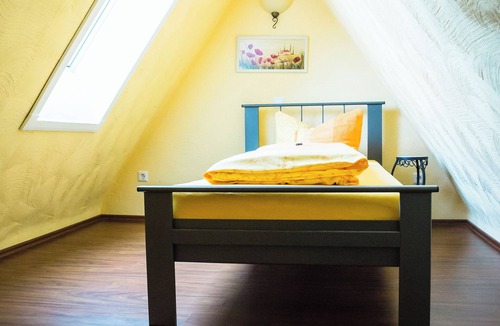 Wiernsheim Bed & Breakfast | Der Hexenwinkel - Apartment Räuberhöhle - 10 minutes freeway A8