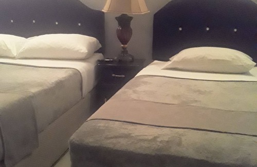 Piarco Bed & Breakfast | Derick's Inn