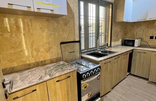 Orozo Apartment | Deroche Apartment