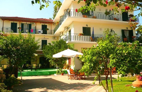 Platania Apartment | Des Roses Hotel