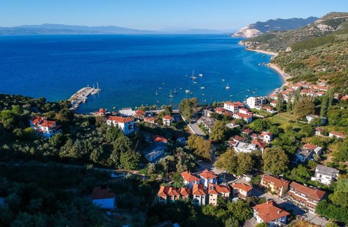 Platania Apartment | Des Roses Hotel