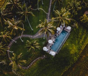 West Selemadeg Hotel | Desa Cabins