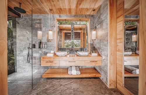 Tumbak Bayuh Hotel | Desa Hay Canggu