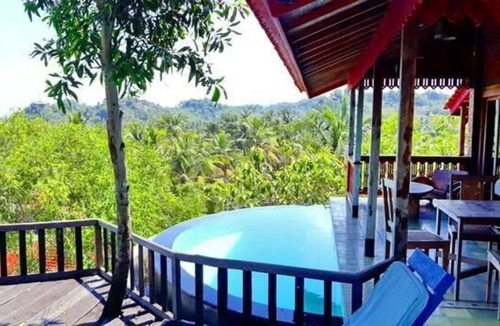 Watukarung Bed & Breakfast | Desa Limasan Retreat