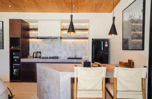 Kedisan Hotel | Desa Oculus