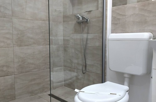 Pitesti Apartment | Descoperă confortul unei camere complet dotată. Ideal pentru pt calatorii