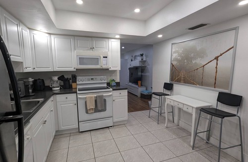 Coral Heights House | Description