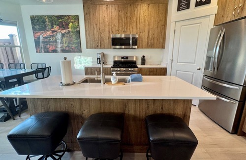 Apple Valley House | Desert Basecamp near Zion & Gooseberry Mesa | Family-Friendly New Build