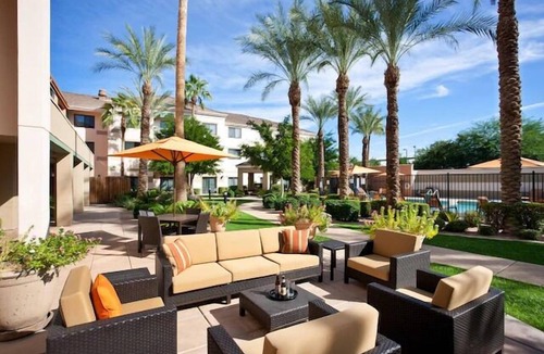 Chandler Apartment | Desert Botanical Garden Tour! Pool, Jacuzzi, Sun Terrace! Pets are Welcome too